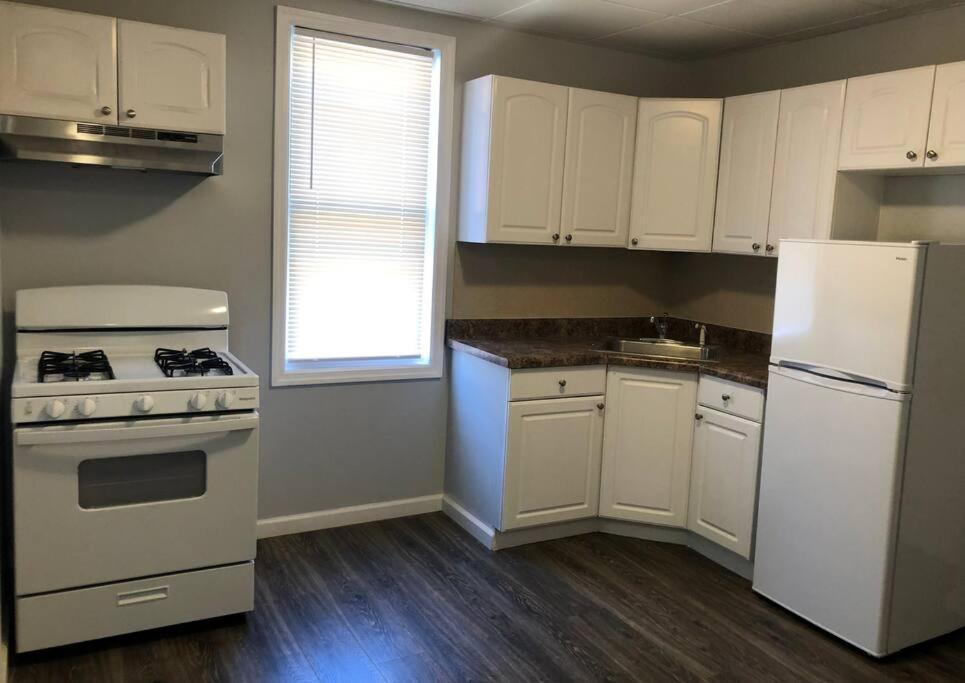 Private 2-Bedroom With Free Parking And Direct Bus To Nyc Manhattan Only 2 Blocks Away Linden Exterior photo